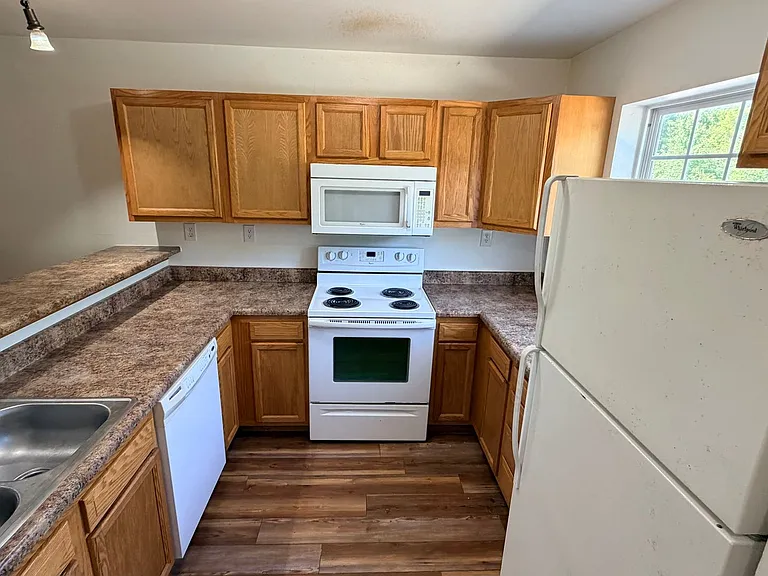 700 Hillside Rd — Photo 6