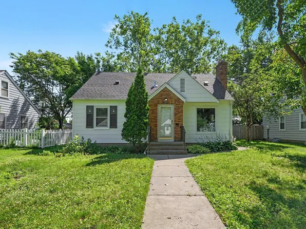 3830 Zenith Ave N, Robbinsdale, MN 55422