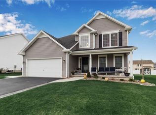 47 Vista Ct, West Seneca, NY 14224
