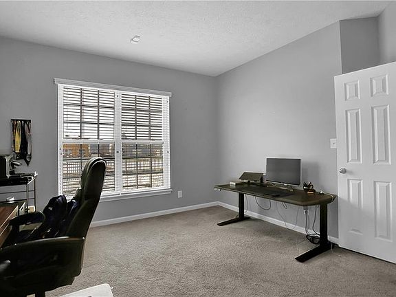 4th image of 8919 New Heritage Ct
