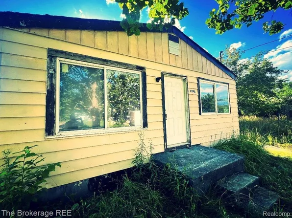 3306 Chambers St, Flint, MI 48507