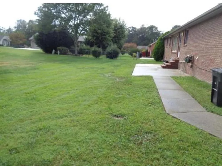 109 Windbriar Dr — Photo 7