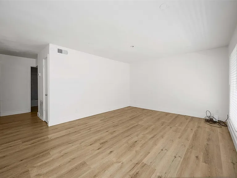 2218 Hazard St #4 — Photo 8