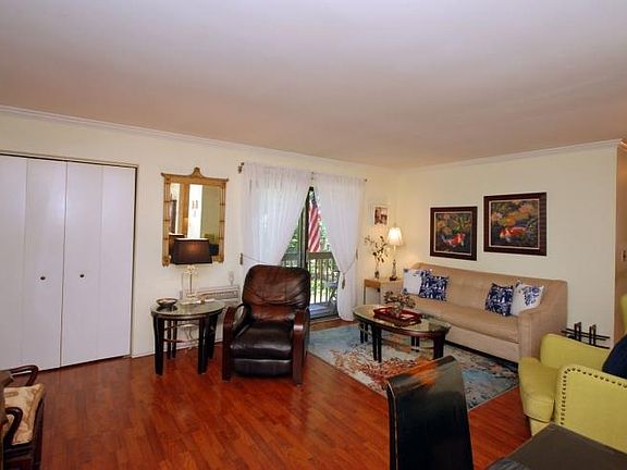 4th image of 760 Mill St Unit C1