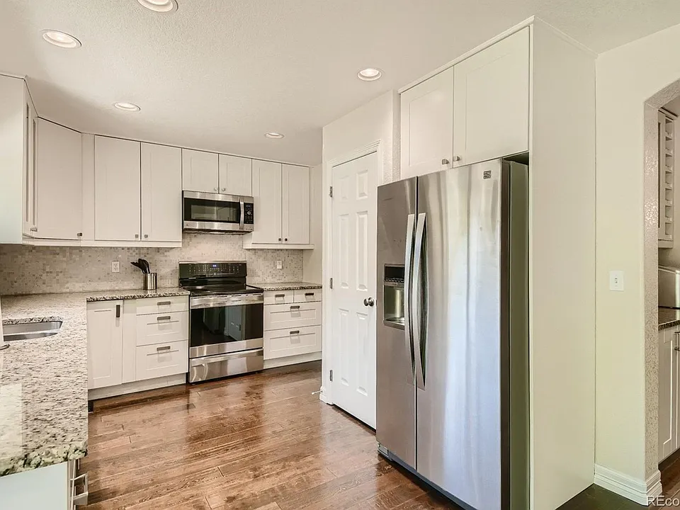 2053 E 100th Pl