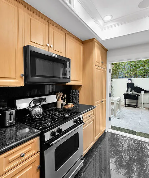 851 N San Vicente Blvd #121 — Photo 10