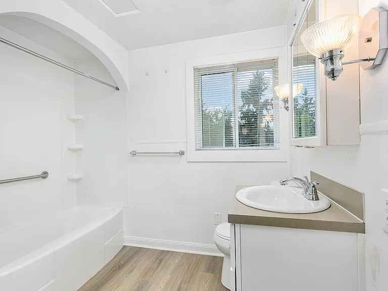 2125 S Adams St — Photo 25