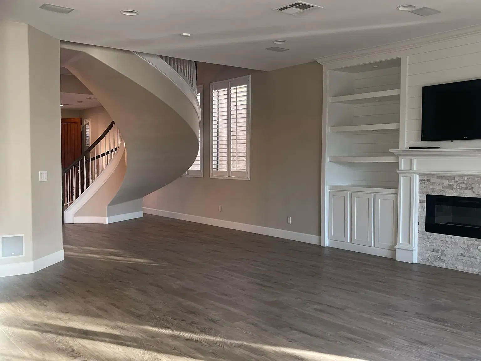 5 bed, 4.5 bath, 5663 sqft, $5,500 — Photo 3