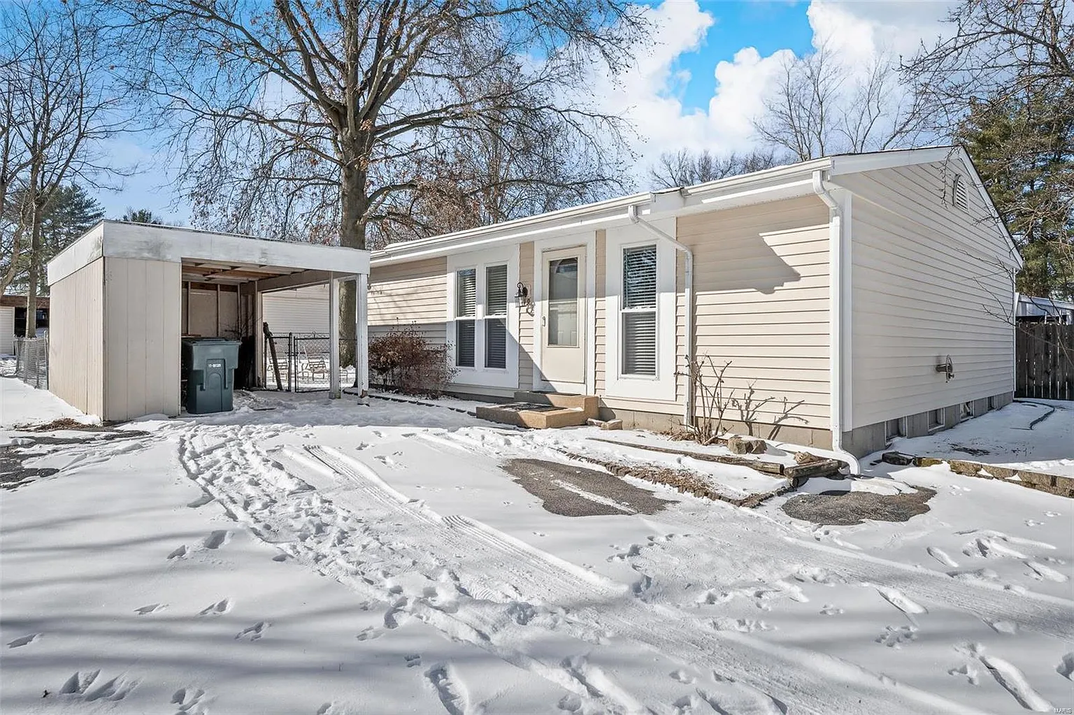 19 Plum Tree Dr photo 1