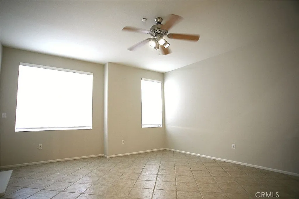 3 bed, 2.5 bath, 1627 sqft, $4,600 — Photo 3