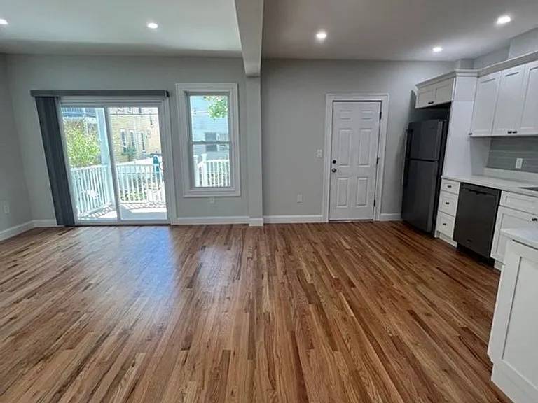 3-765 Columbia Rd — Photo 3