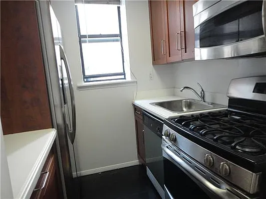 Rented by Addison Property Group | media 18