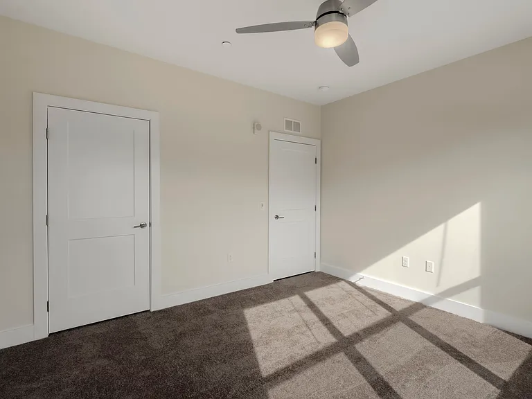 The Pointe at Overlook — Photo 91