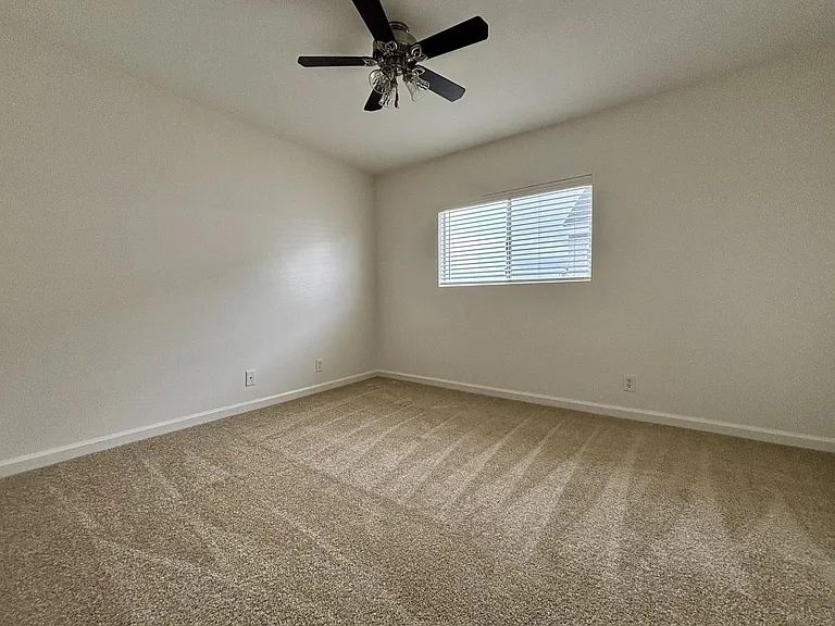The Grand Terrace Apartments — Photo 15