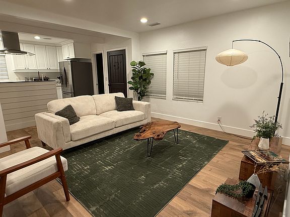 4th image of 7016 McLennan Ave