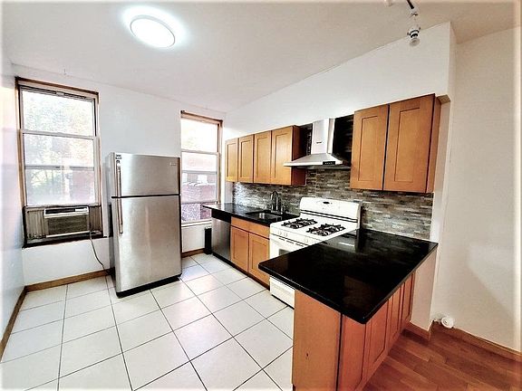 2nd image of 319 Smith St APT 1