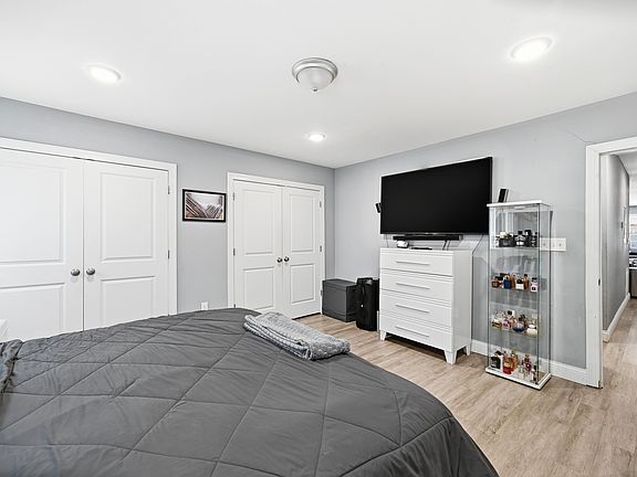 5th image of 469 Henry St Floor 1