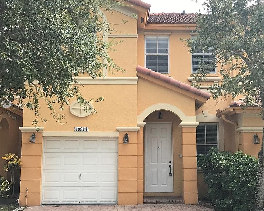 1st image of 10914 NW 79th St