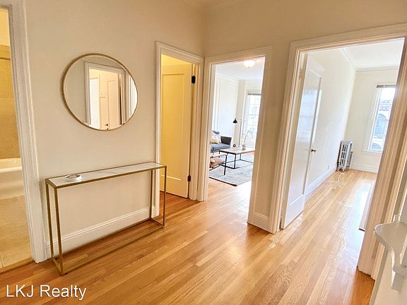 5th image of 3436 Pierce St APT 6