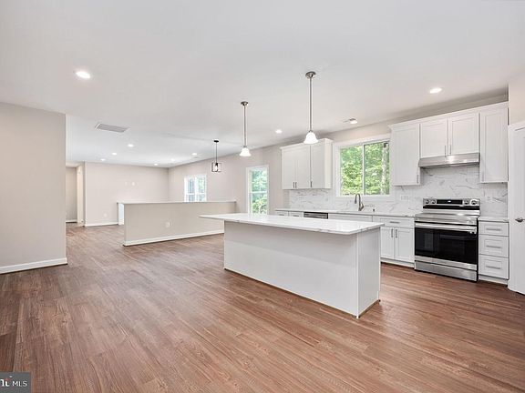 3rd image of 107 Gold Valley Rd