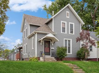 879 Center Point Rd NE, Cedar Rapids, IA 52402