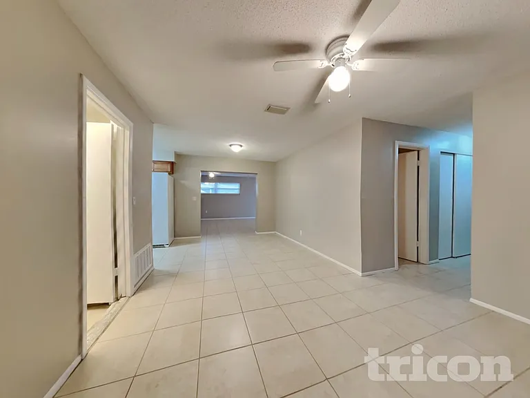 1726 Saint Croix Dr — Photo 3