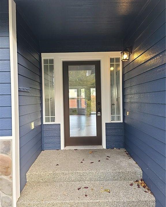1st image of 180 N Tarragon Ave