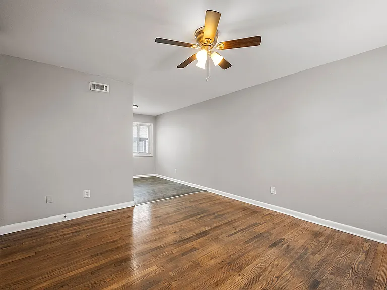 Balfour Chastain — Photo 4