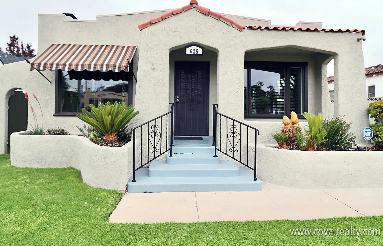 Charming Downtown Oxnard Home with Modern Amenities and Prime Location — Photo 2