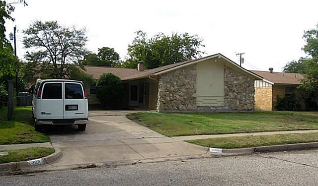 1st image of 905 Lawson Dr