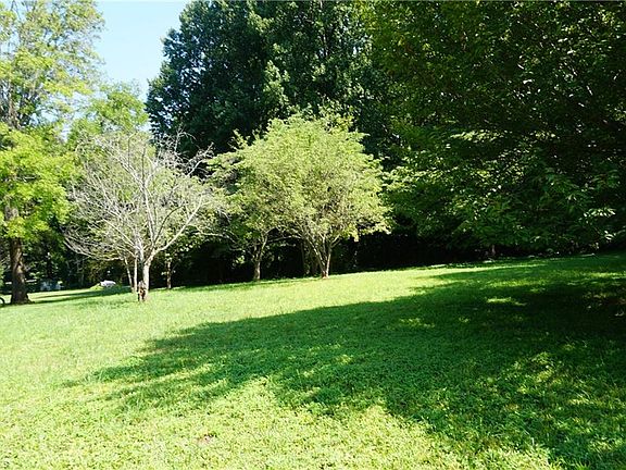 3rd image of 1 Brookfield Ln #9