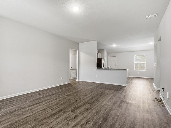 4th image of 1110 Rockwell Dr