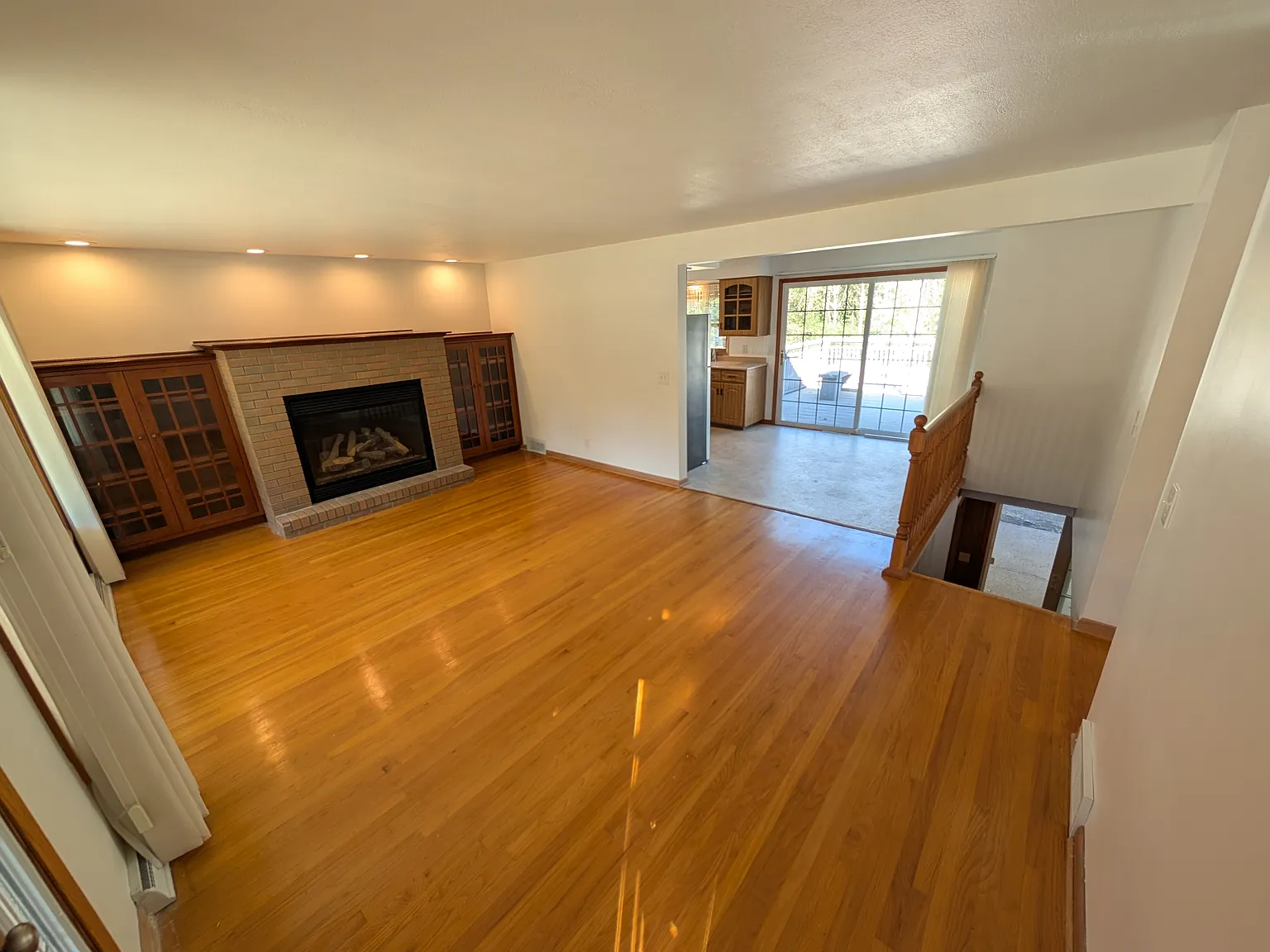 4 bed, 1340 sqft, $2,200 — Photo 2