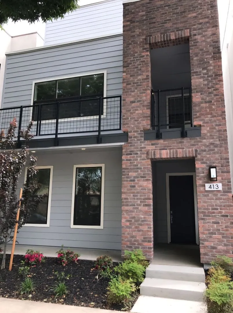 Stunning Home in the heart of the Downtown — Photo 1