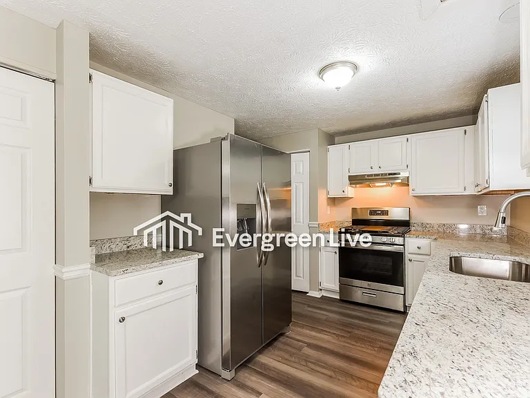 4806 White Oak Trl — Photo 9