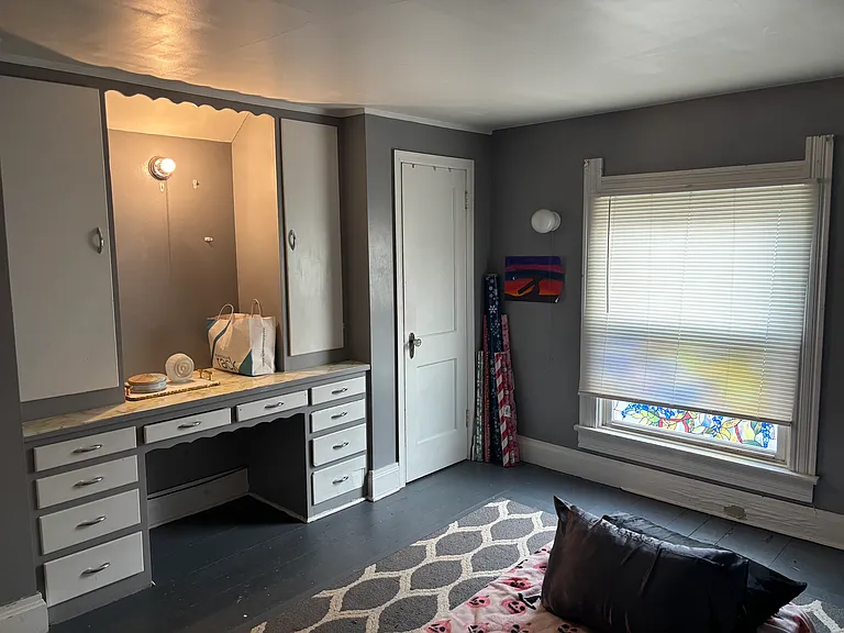 upstairs bedroom 2