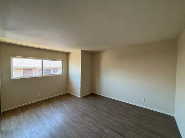 8740 Owensmouth Ave, Canoga Park, CA