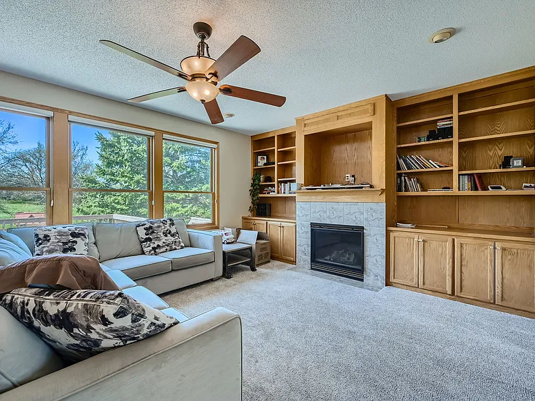 Eagle Valley Dr — Photo 8