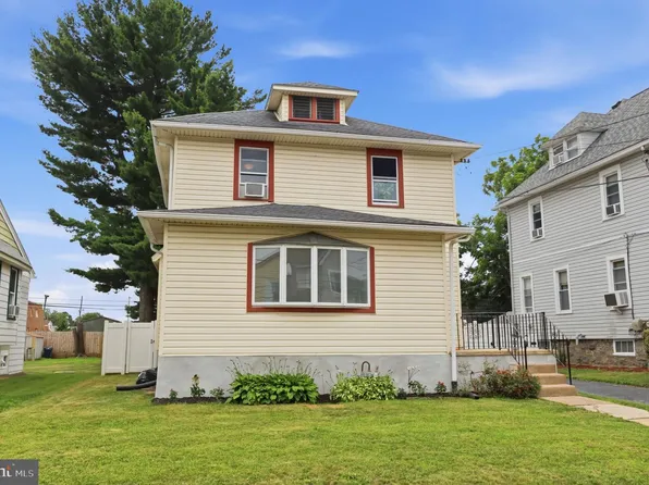 121 N Scott Ave, Glenolden, PA 19036