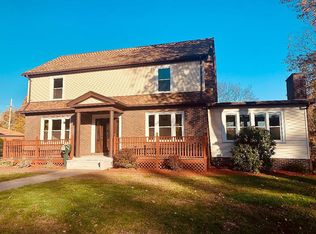 4 Loomis Ave, Holyoke, MA 01040