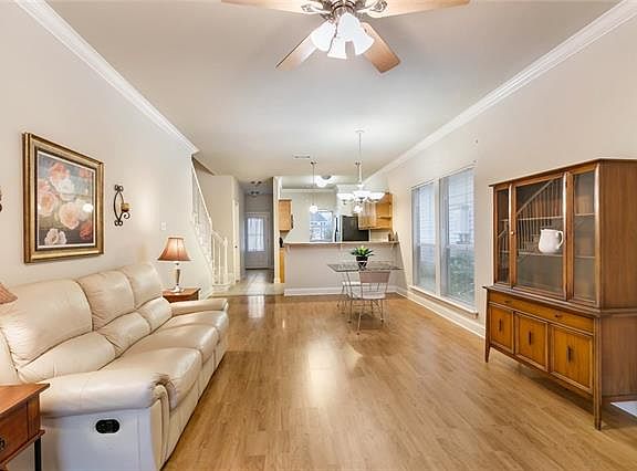 4th image of 109 Emerald Oaks Dr