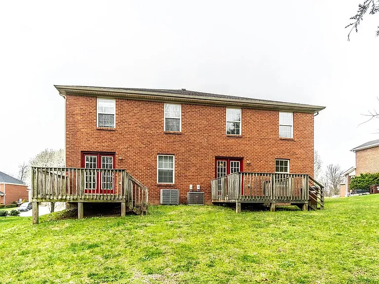 578 Hampton Way #A — Photo 23