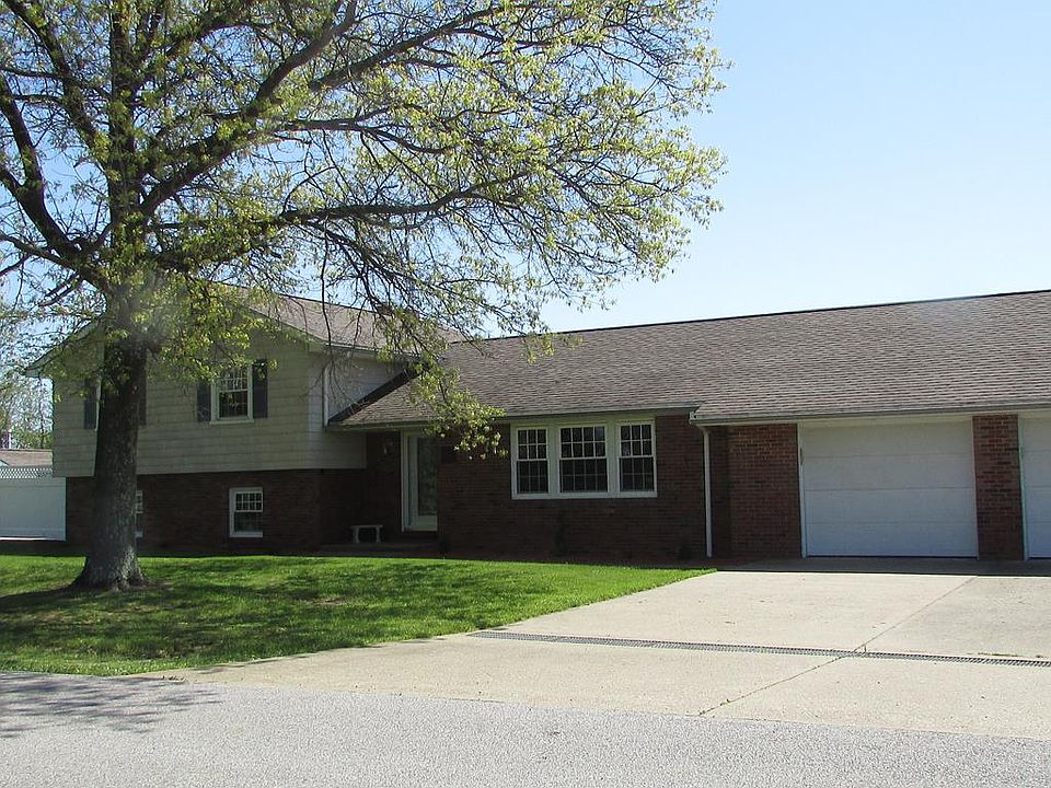 1st image of 102 Lynn Dr