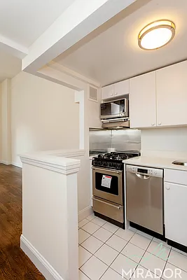 Rented by Mirador Real Estate | media 10