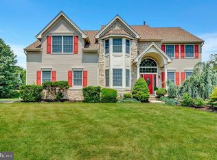 8 Shelley Ct, Princeton Junction, NJ 08550