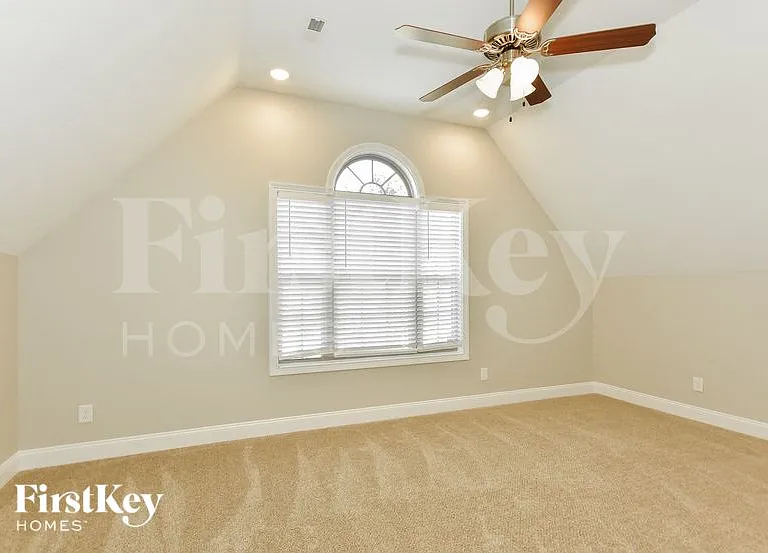 3352 Melissa Ln — Photo 10