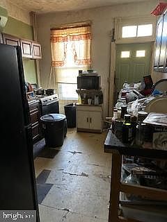2nd image of 1016 E North Ave