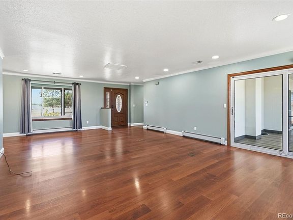 5th image of 16160 Yosemite Street