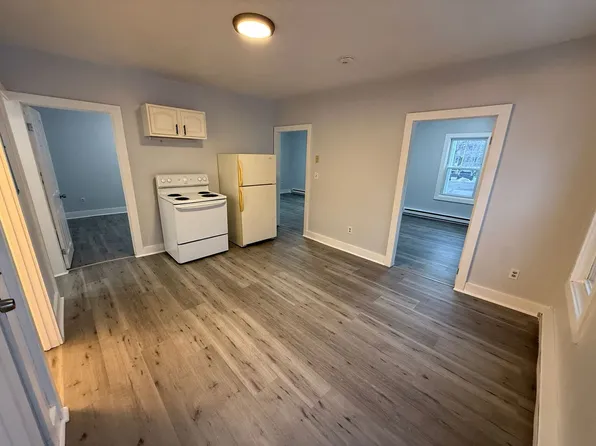 114-116 Charlton Street, 114-116 Charlton St #116-3R, Southbridge, MA 01550