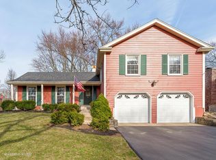 1589 Leabrook Ln, Wheaton, IL 60189